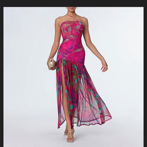 Elegant Strapless Floral Dress - Picture 5 of 11